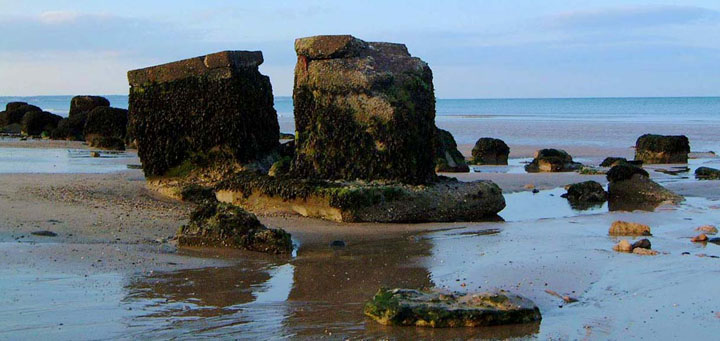 Low tide on Fraisthorpe sands/photo by Arnold Underwood, July 2004