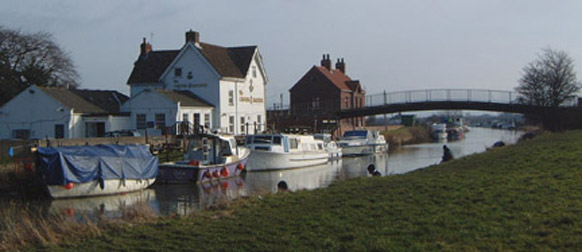 Crown & Anchor at Hull Bridge/photo by Arnold Underwood,Feb 19th 2006 