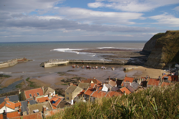 View across Staithes from the clifftop/from a photo by Arnold Underwood/Sept 2007